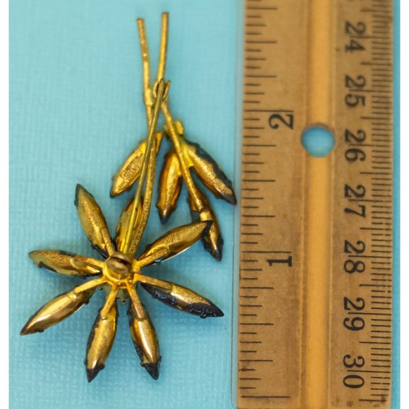 Vintage Red Rhinestones Sharp Oval Petals Flower Brooch by Austria - E39 - Picture 2 of 2